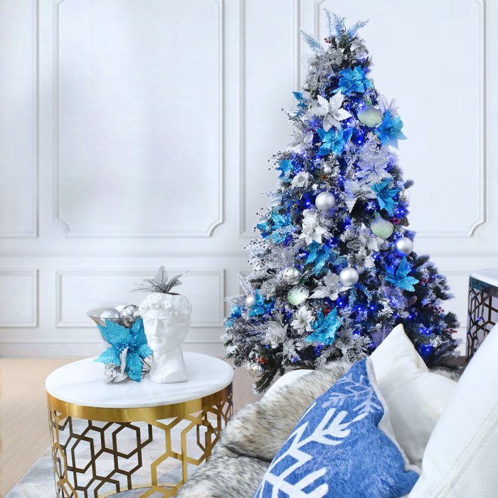 White and blue christmas decor