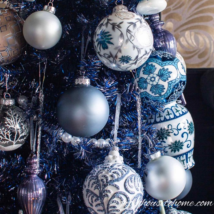 Blue and gold christmas tree decor