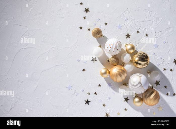 Gold and white christmas decor