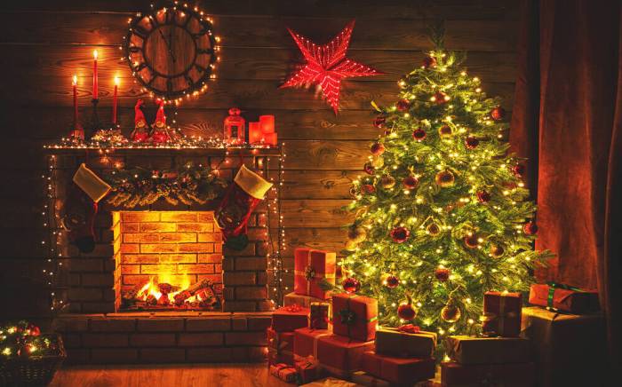 Log cabin christmas decor