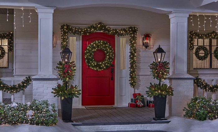 Christmas decor for outdoor pots