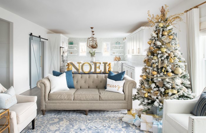 White and blue christmas decor